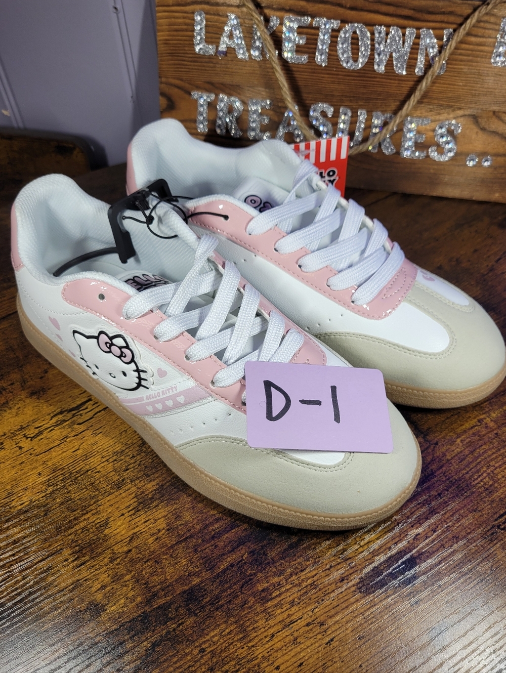 Hello Kitty White Pink Low-Profile Graphic Sneakers ladies size 9 - Picture 11 of 11